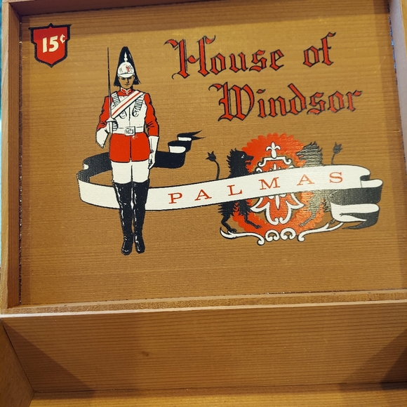 Vintage Cigar box by "House of Windsor"- Palmas 15 cents, VGC. - Picture 1 of 11